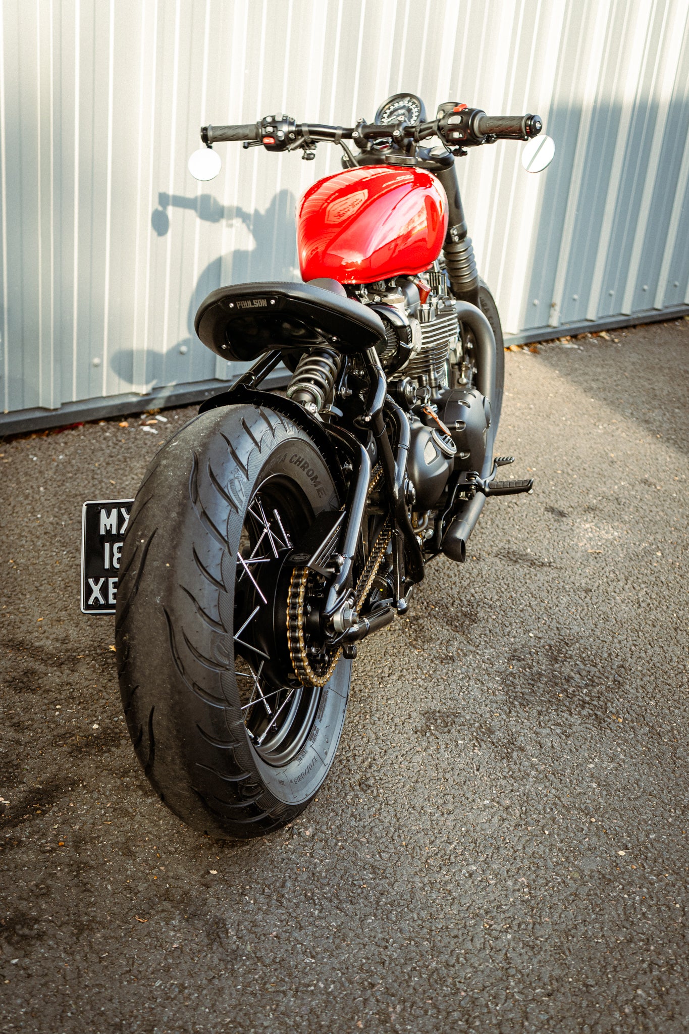 Triumph Bobber - Lamborghini BIA ROSSO