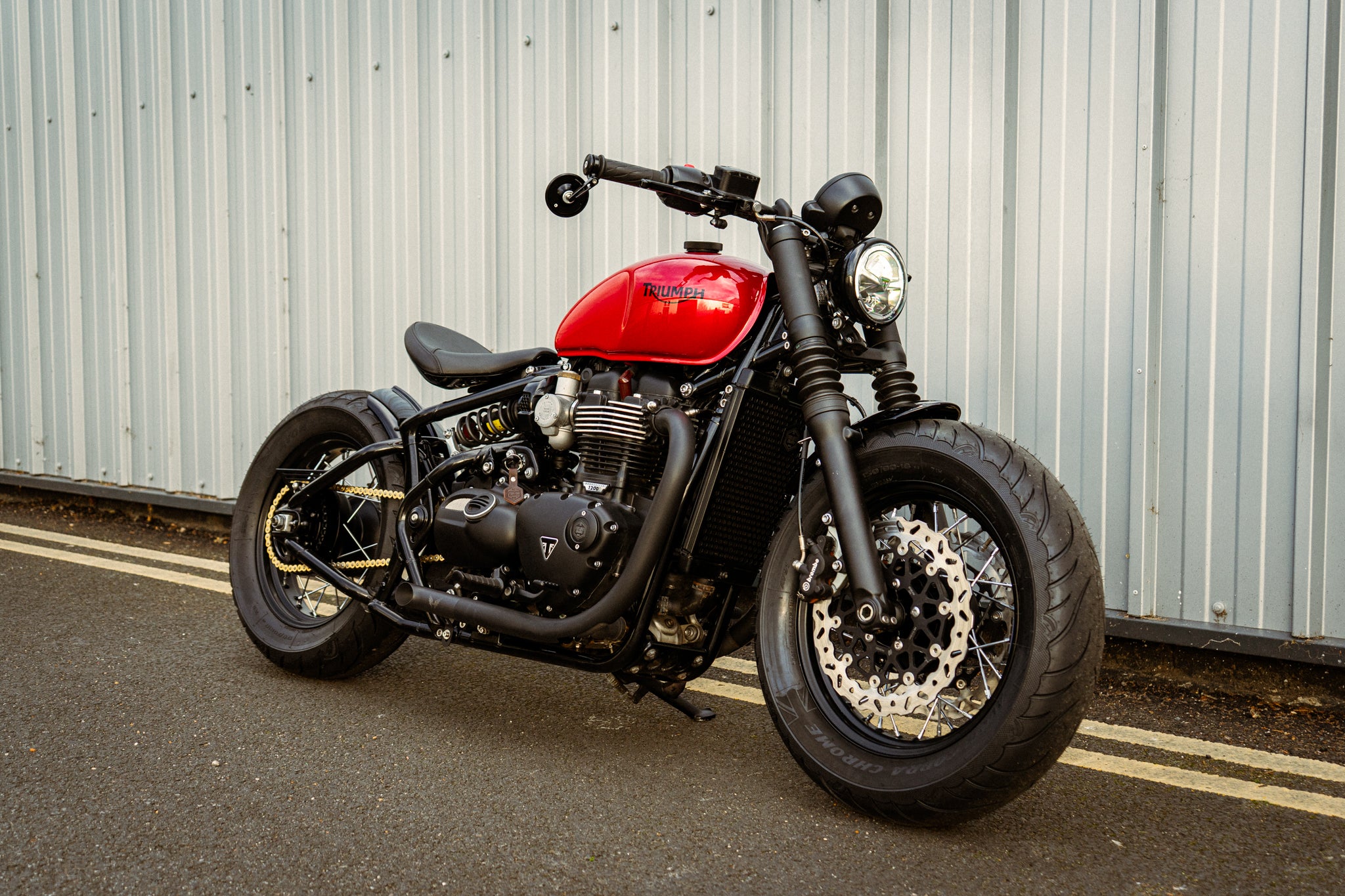 Triumph Bobber - Lamborghini BIA ROSSO