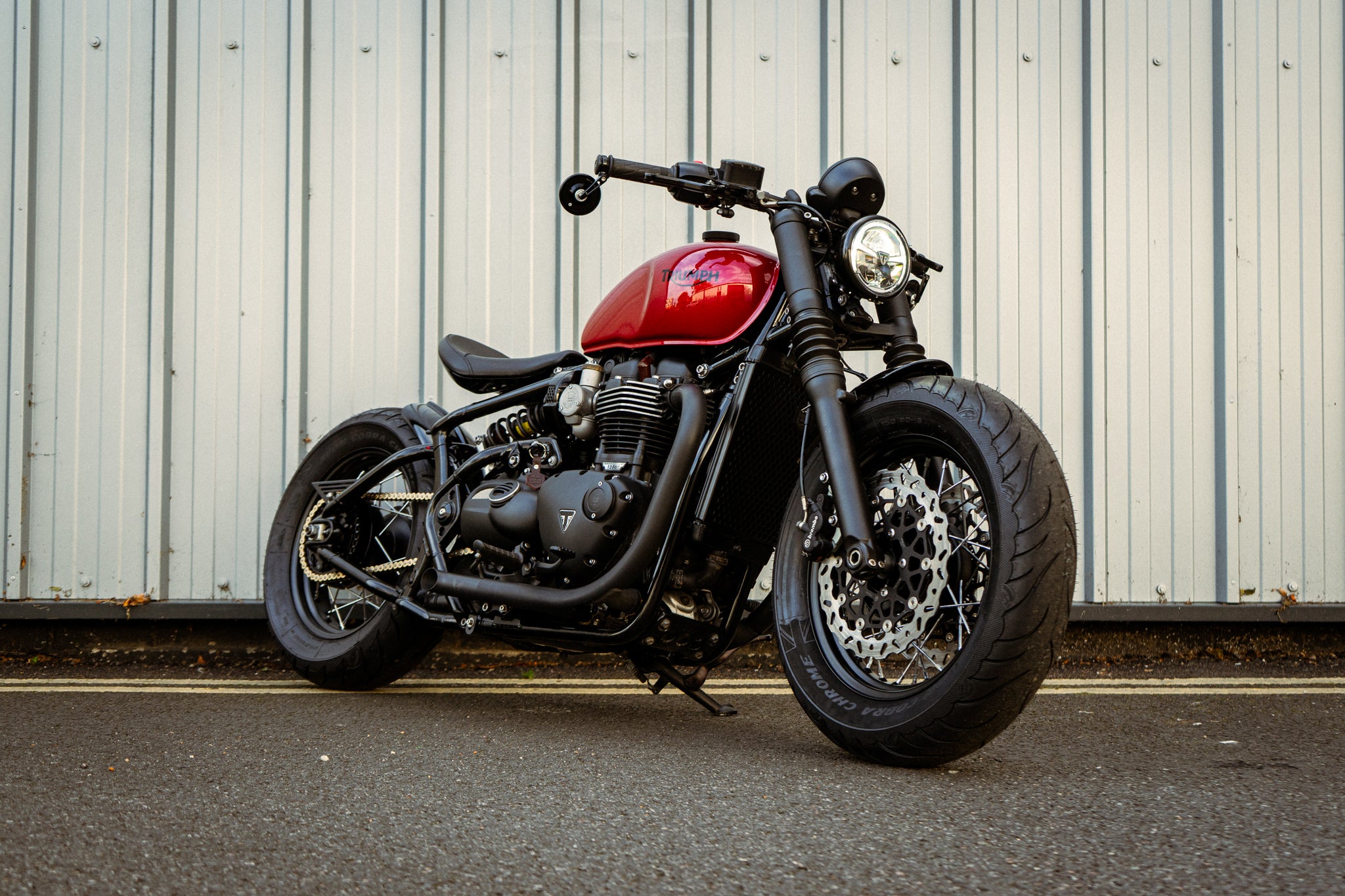 Triumph Bobber - Lamborghini BIA ROSSO