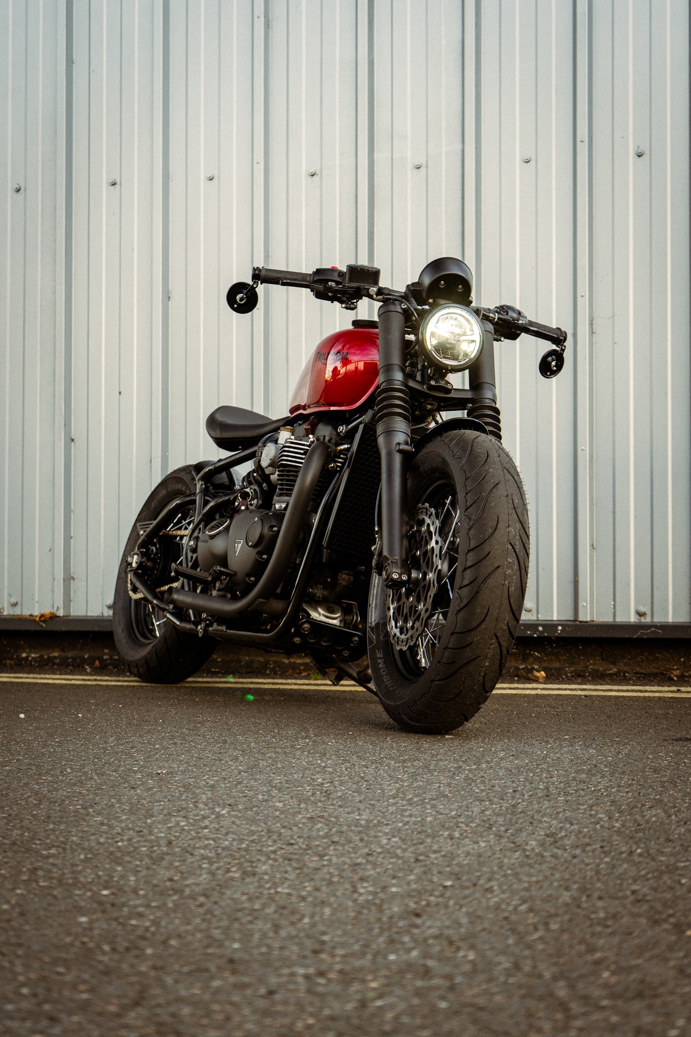 Triumph Bobber - Lamborghini BIA ROSSO