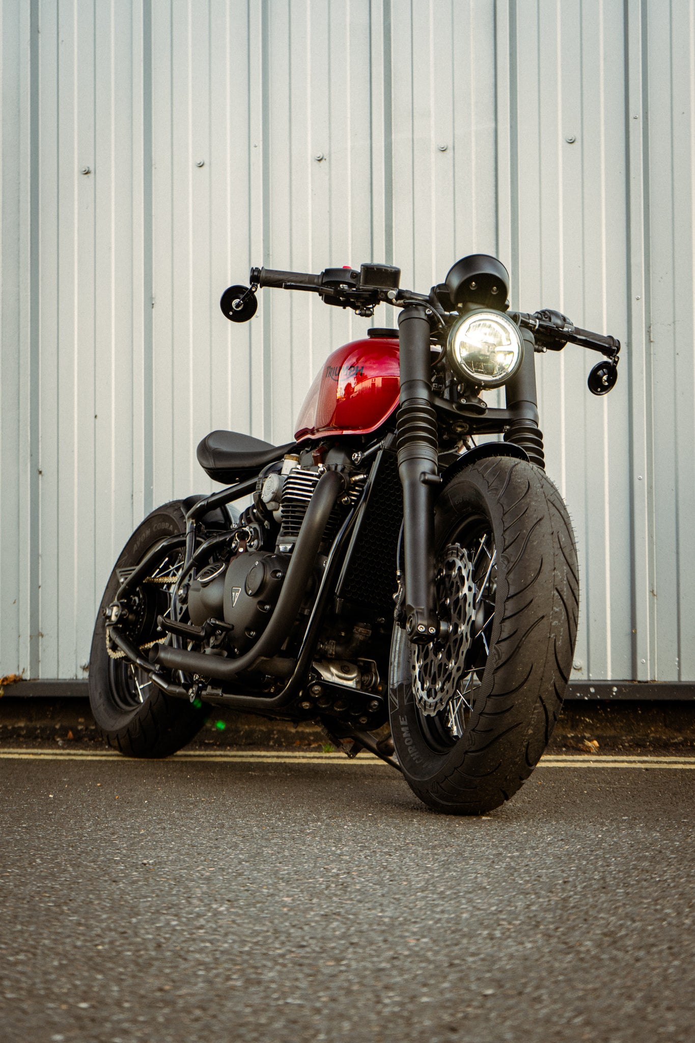 Triumph Bobber - Lamborghini BIA ROSSO