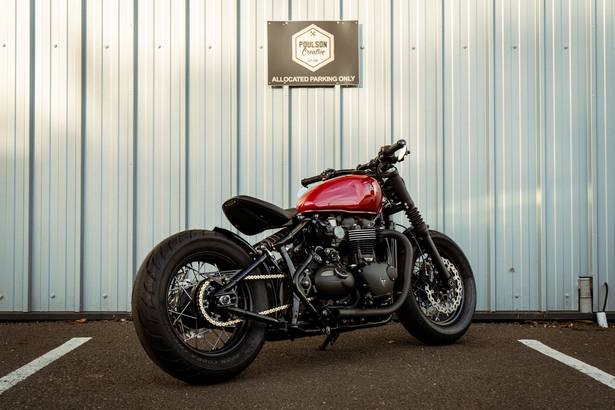 Triumph Bobber - Lamborghini BIA ROSSO