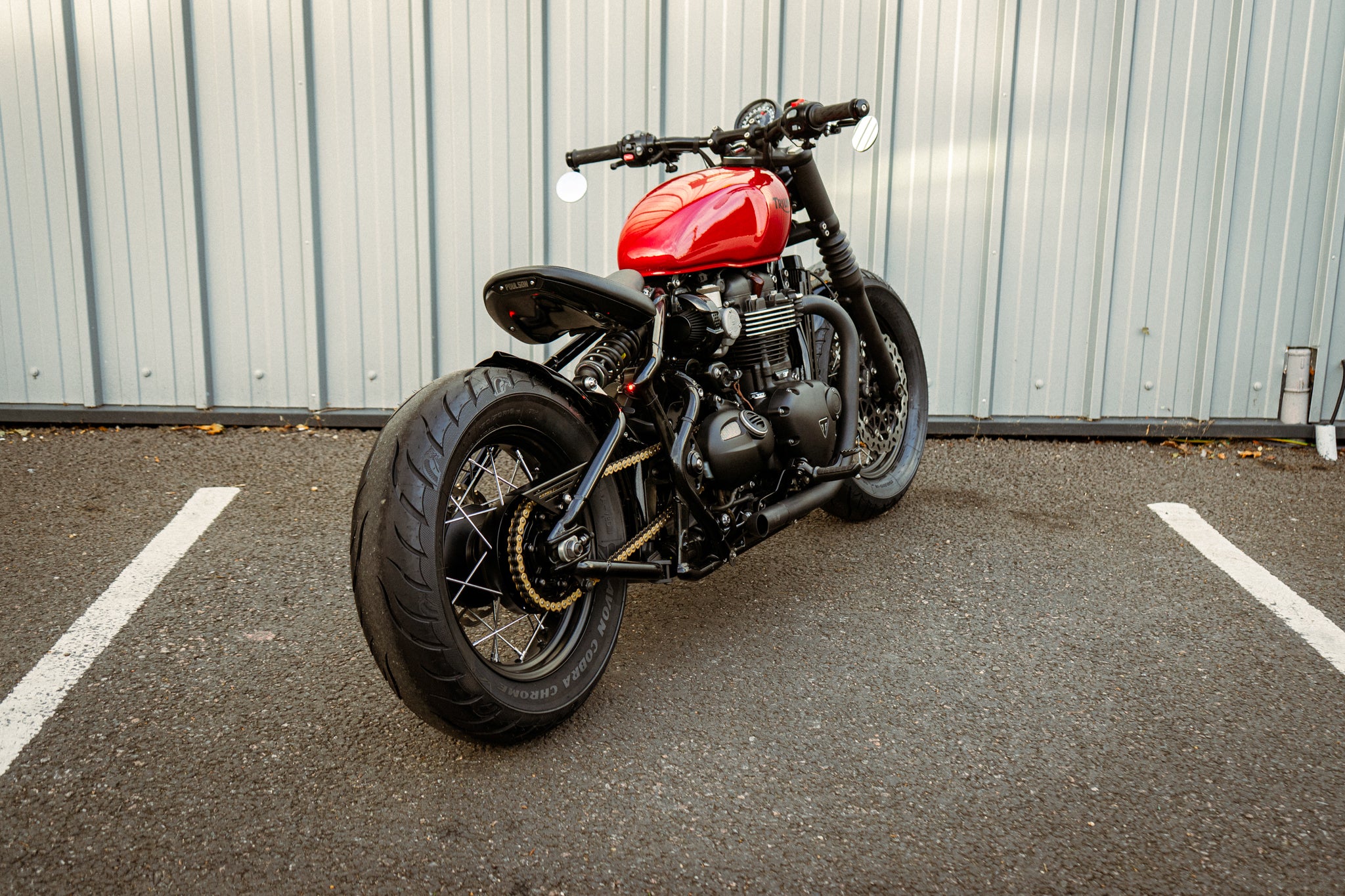 Triumph Bobber - Lamborghini BIA ROSSO