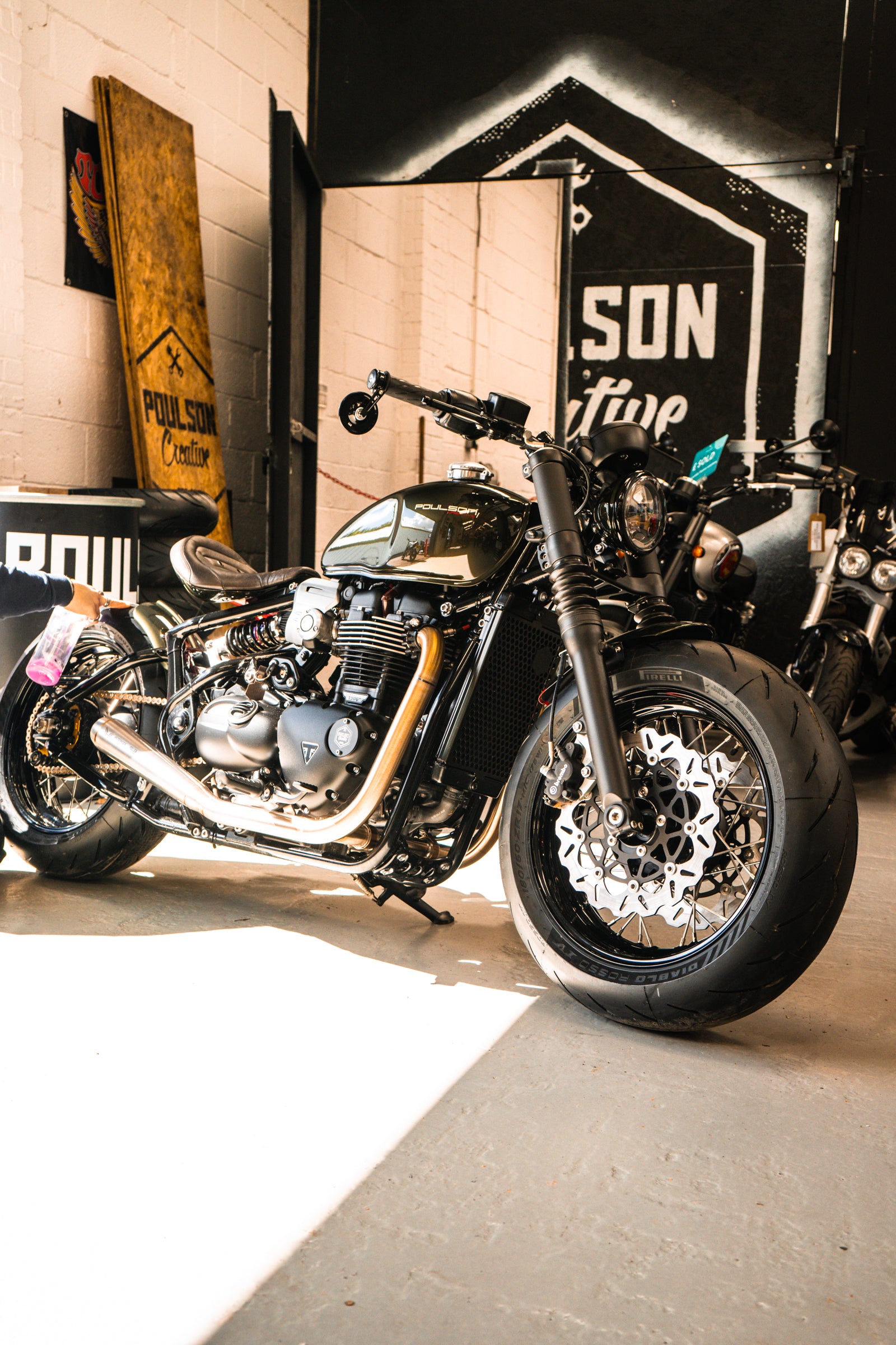 Triumph Bobber - 'The British Bobber' Full wide wheel custom