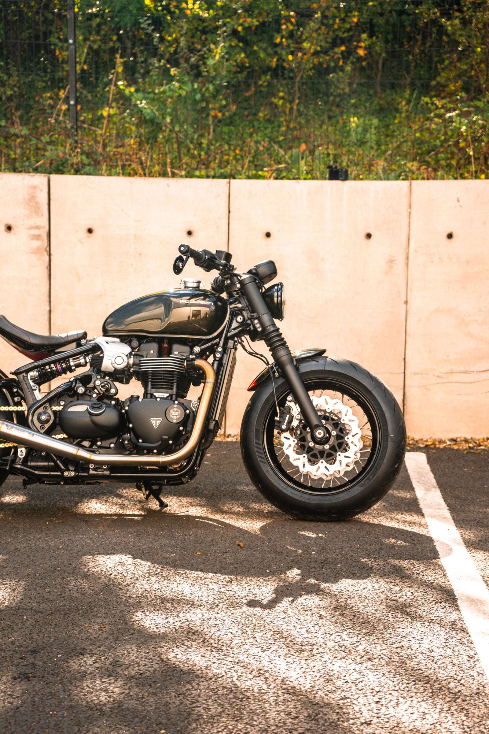 Triumph Bobber - 'The British Bobber' Full wide wheel custom