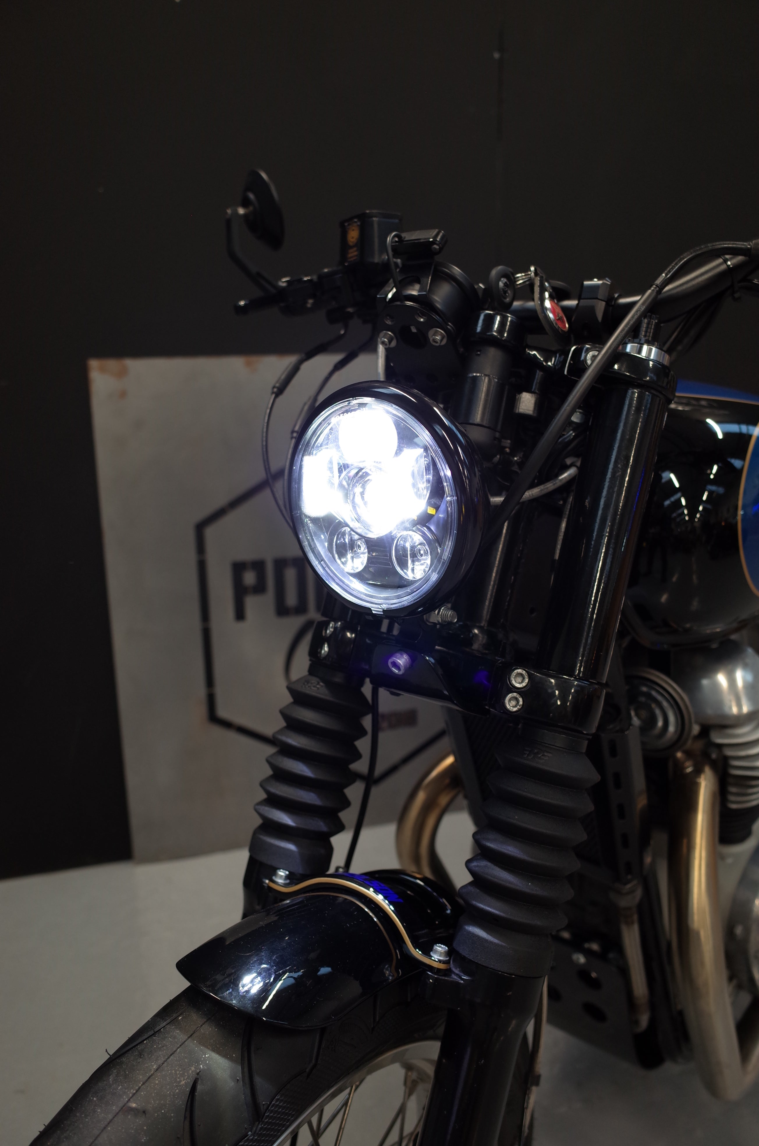 Royal Enfield Interceptor Brat Tracker