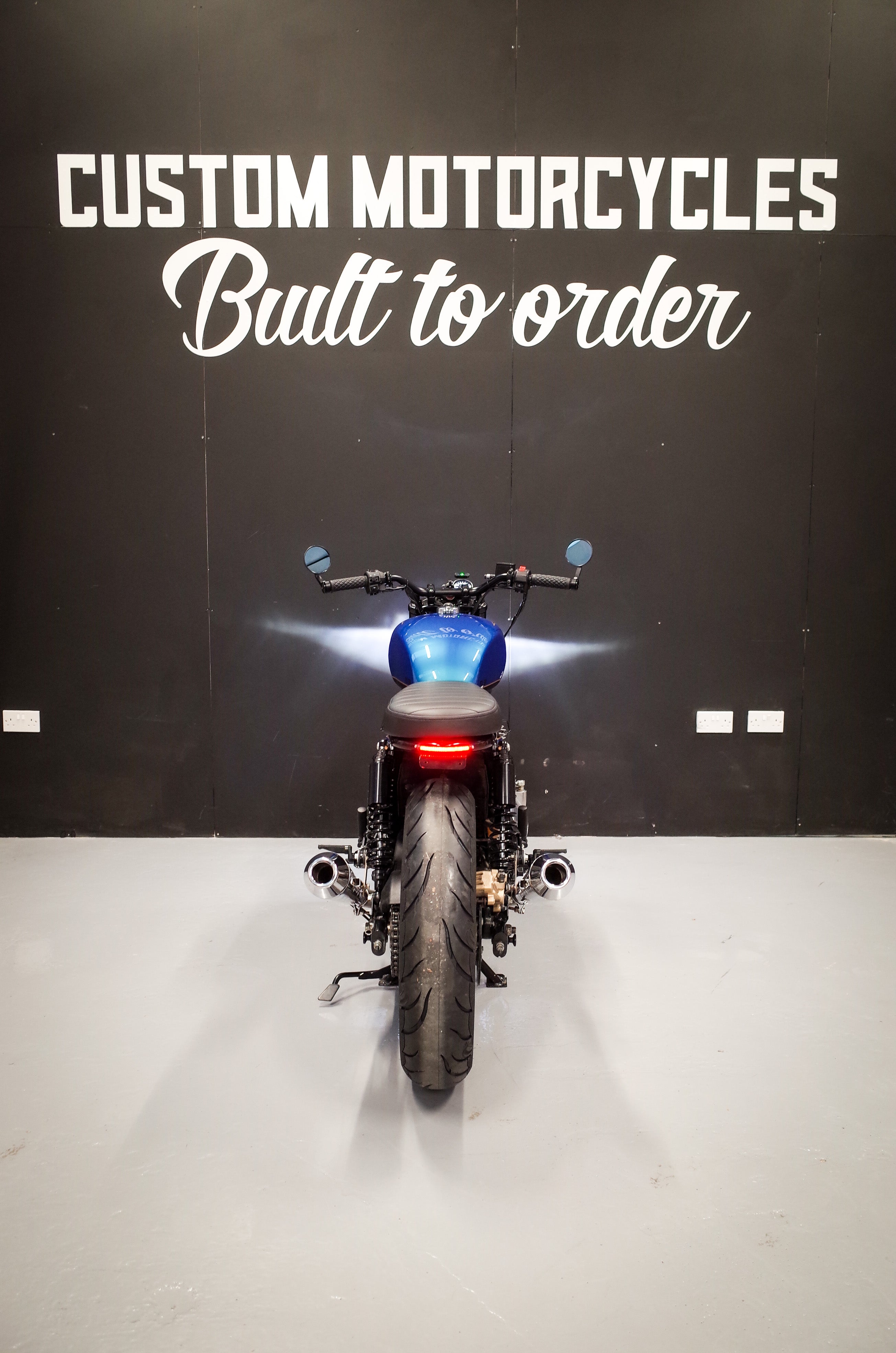 Royal Enfield Interceptor Brat Tracker