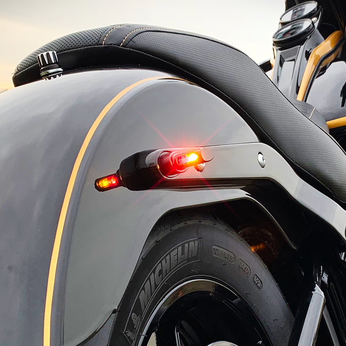 Hienz 3in1 Micro Winglets Bikes Rear LED Indicators - Harley Davidson